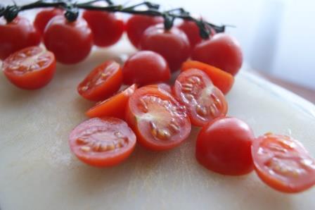 Овощной салат с кус-кусом и моцареллой