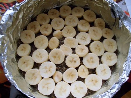 Шоколадный торт с бананами