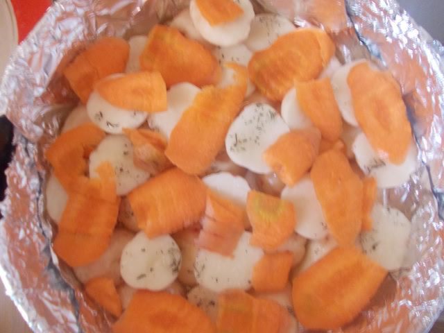 Печеные овощи с мясными тефтелями