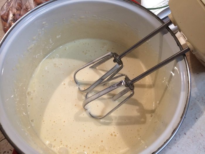 Кантучини с миндалем и вяленой вишней