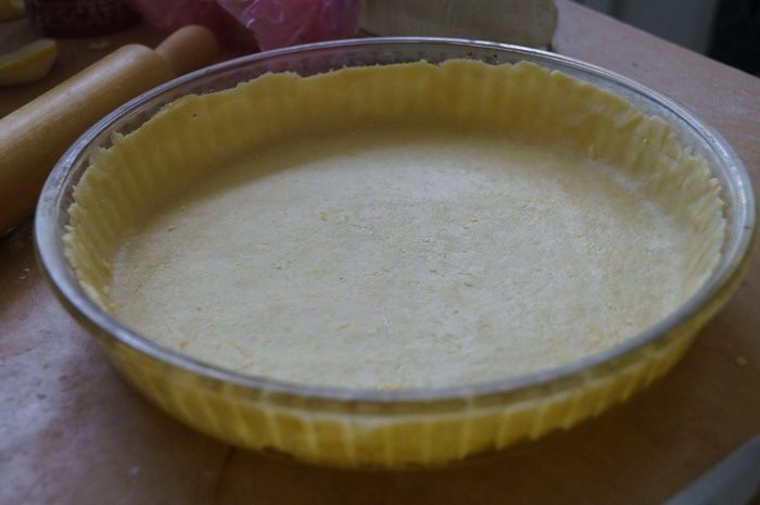 Лимонный тарт со швейцарской меренгой и лимонными чипсами