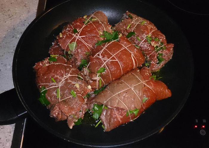 Рулеты из говядины по-неаполитански