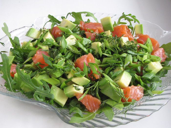 Салат с форелью и апельсиновым желе