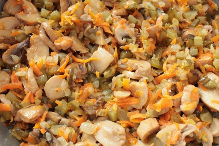 Рассольник с фасолью и грибами