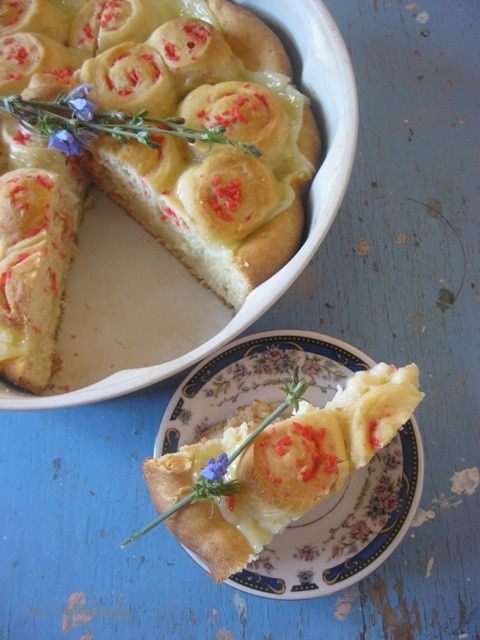 Пирог-плюшка с заварным кремом