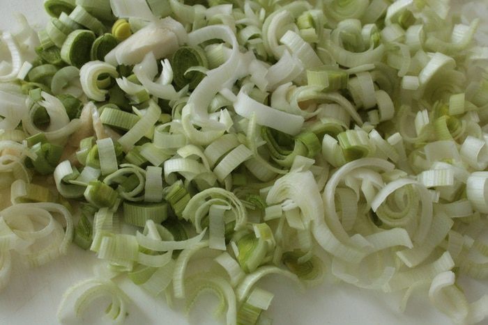 Печеночная отбивная с грибами и моцареллой