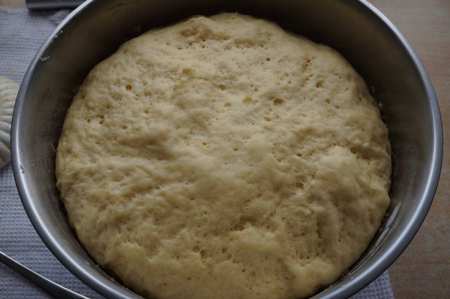 Воздушные рогалики с хрустящей ореховой начинкой (Українськи страви)