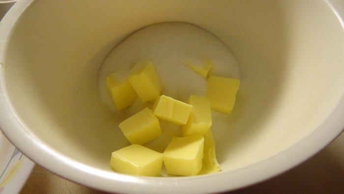 Клюквенные пирожные с меренгой