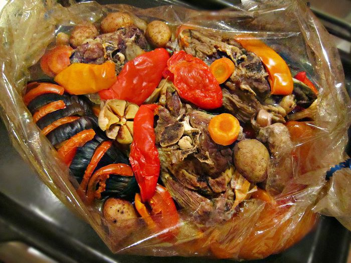Шейка барашка, запеченная в рукаве с овощами