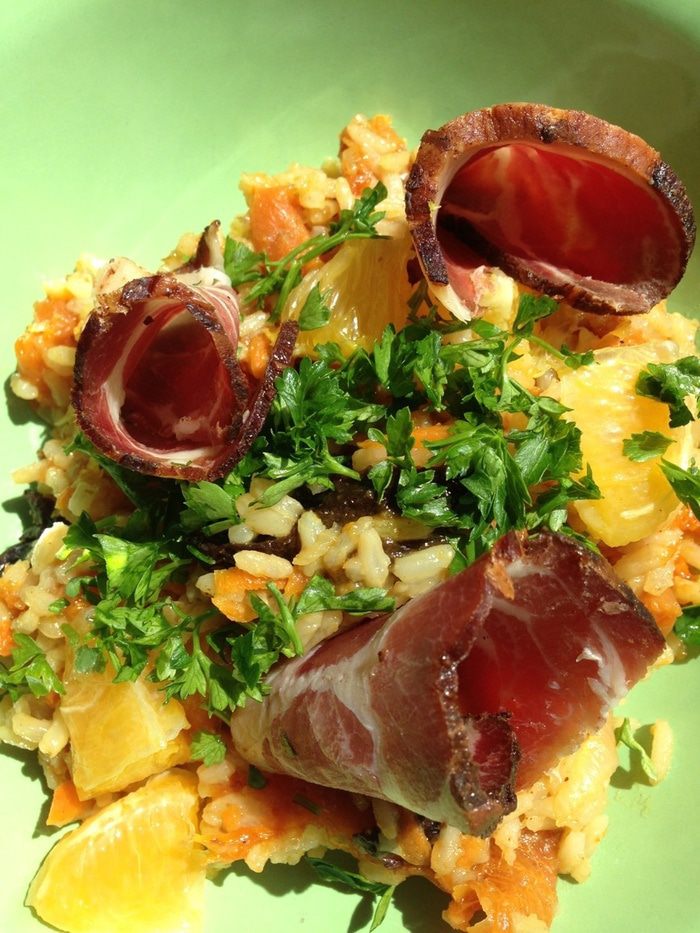 Плов с сухофруктами, апельсинами и копченой корейкой