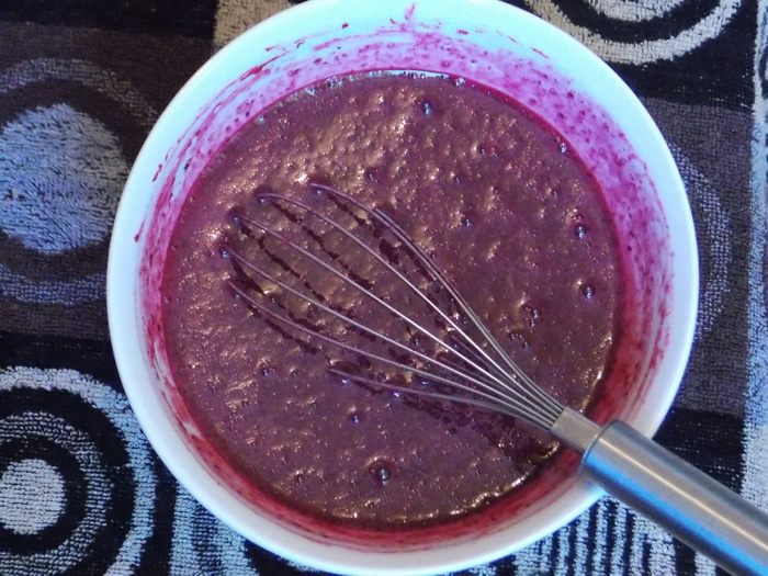 Пирог с черной смородиной