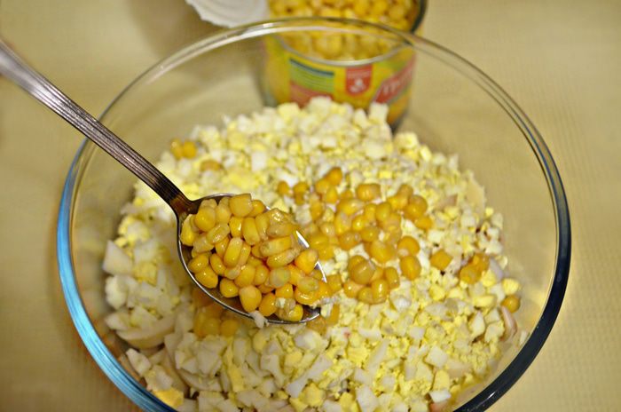 Салат с кальмарами и сельдереем