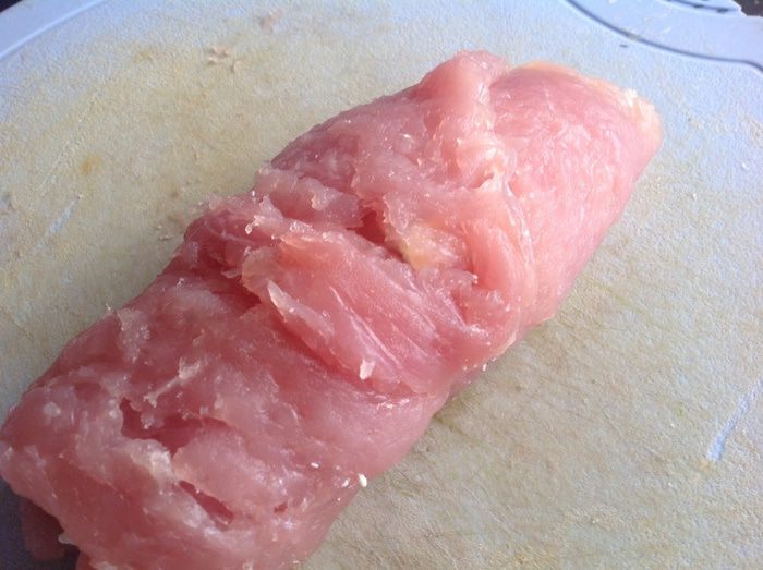 Рулеты из индейки с творогом и зеленью