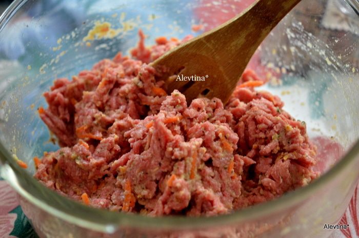 Мясные шарики с белым соусом из хрена