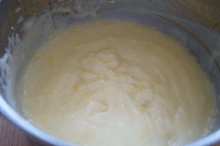 Лимонный тарт со швейцарской меренгой и лимонными чипсами