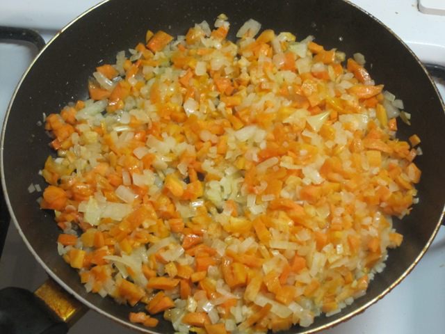 Соба с курицей и овощами