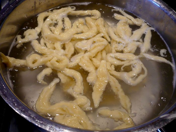 Швабский суп с домашними шпецле (Gaisburger Marsch)