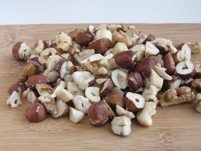 Шоколадная помадка с орехами