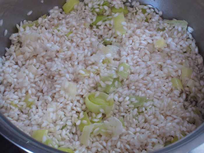 Ризотто с лососем и  зеленым горошком 