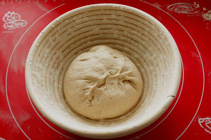 Пшеничный хлеб на ржаной закваске