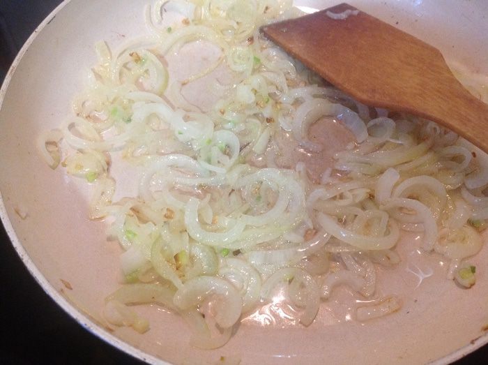 Картофельные гнезда с курицей и грибами