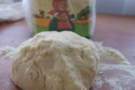 Мини-пироги из творожного теста со шпинатом