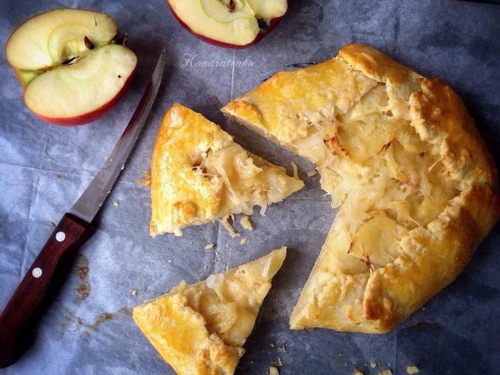 Яблочно-луковая галета