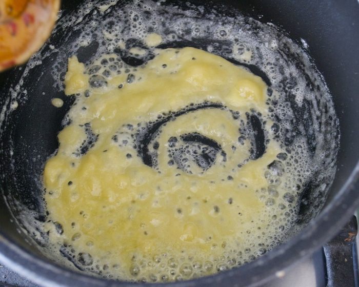 Заварной пирог с сыром и ветчиной