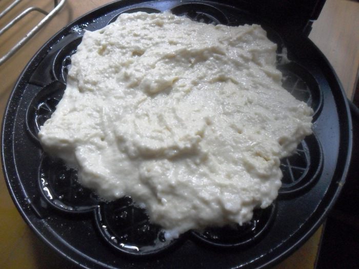 Сметанные вафли с сыром