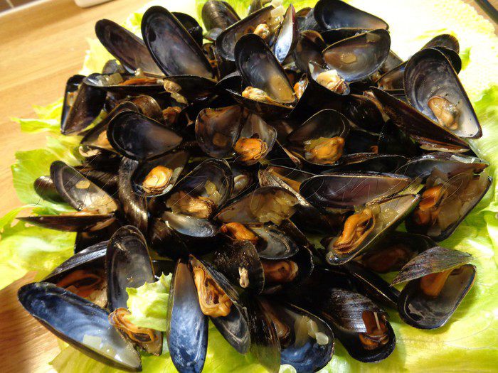 Мидии в соусе из белого вина по-канадски