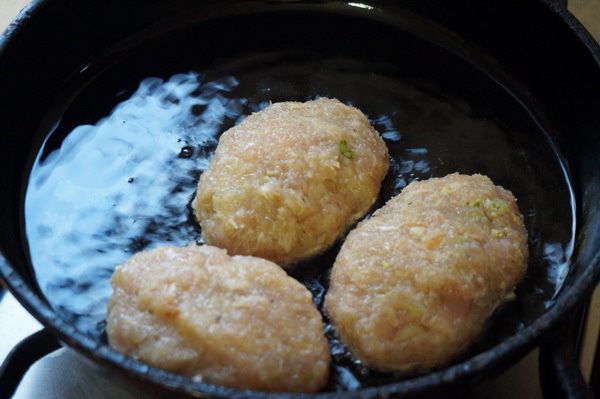 Куриные котлеты с сырной начинкой