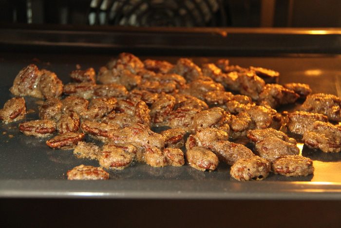 Чизкейк с корицей, яблоком и сахарным пеканом