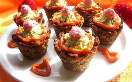 Хлебные корзиночки с паштетом из печени и сыра