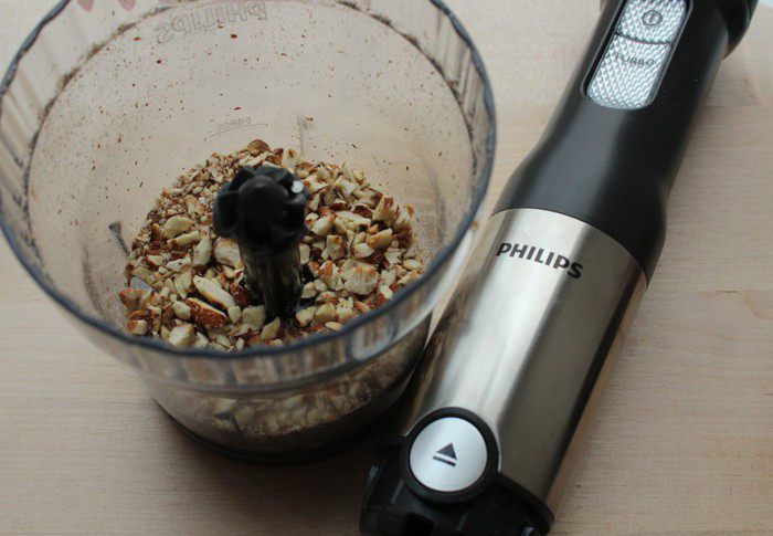 Рулетики из баклажанов с орехами