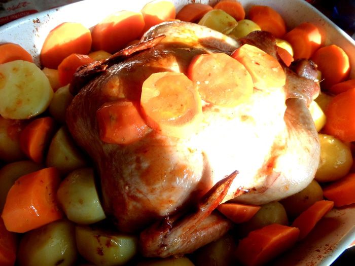 Курица с морковью и картофелем