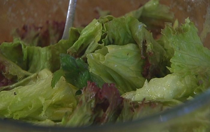 Груши, начиненные творогом и каперсами 