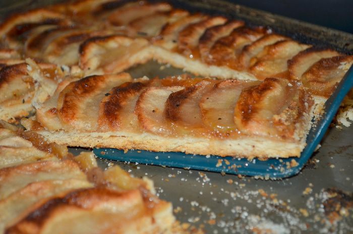Яблочная пицца