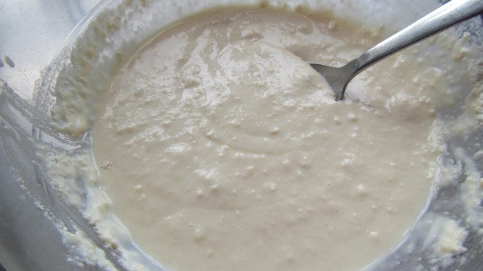 Кобблер с яблоками и черной смородиной