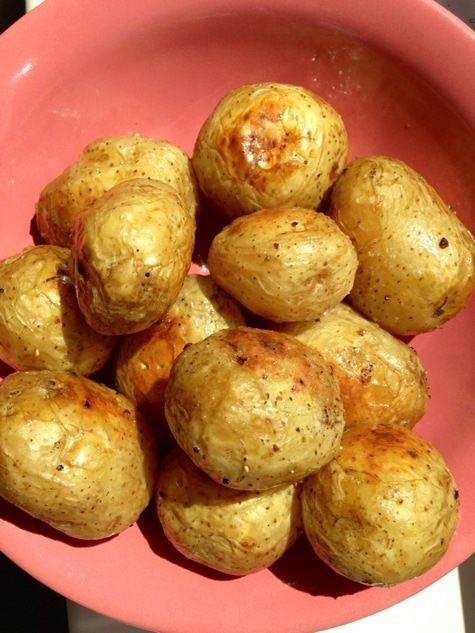 Картофельный салат с заправкой из феты