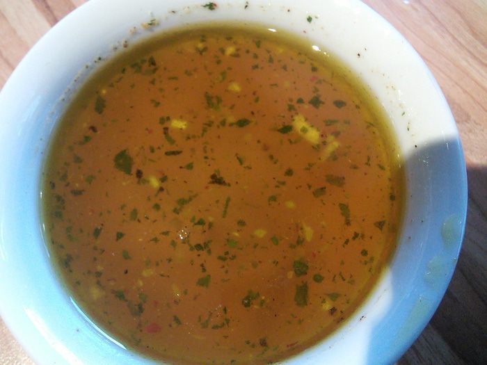 Салат с кус-кусом, помидорами и моцареллой