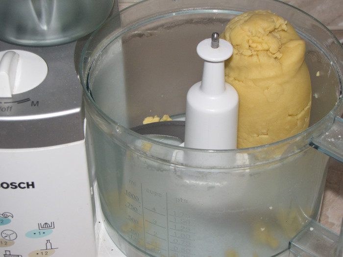 Пирог с луком-пореем и белыми грибами