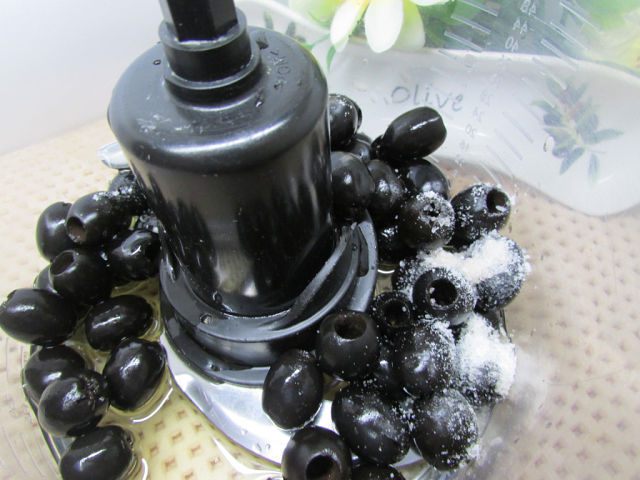 Сырное печенье с маслинами и ароматом лимона