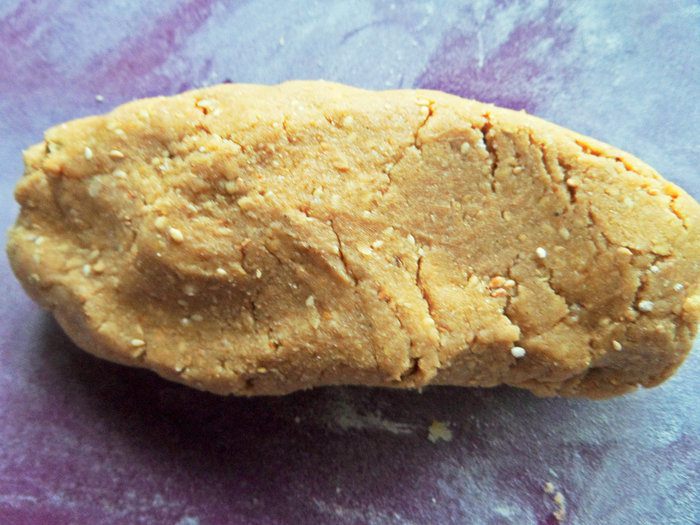 Кунжутное печенье на жареной муке