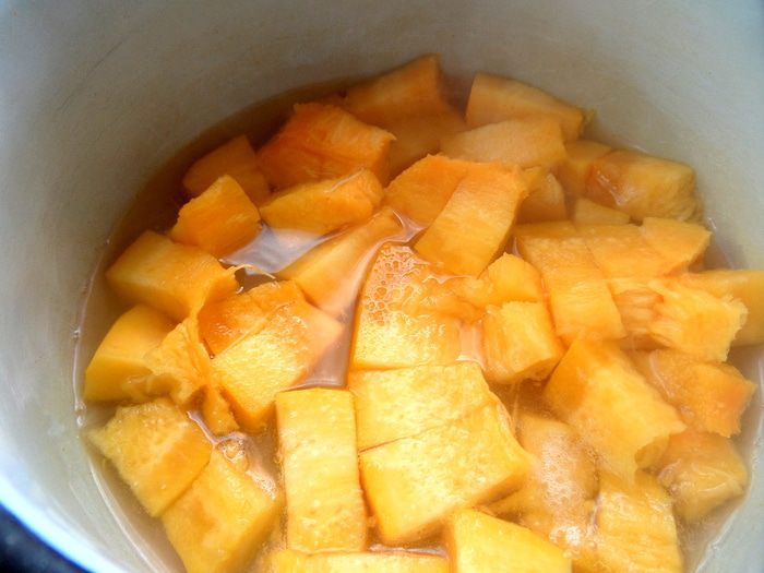 Сырно-макаронный суп и чипсы из лаваша