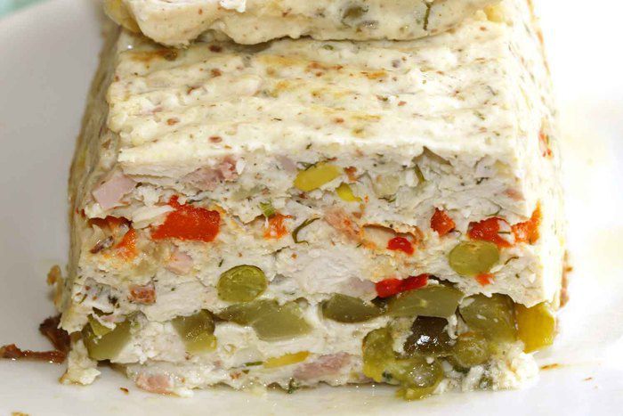 Миндально-куриный хлеб с овощами