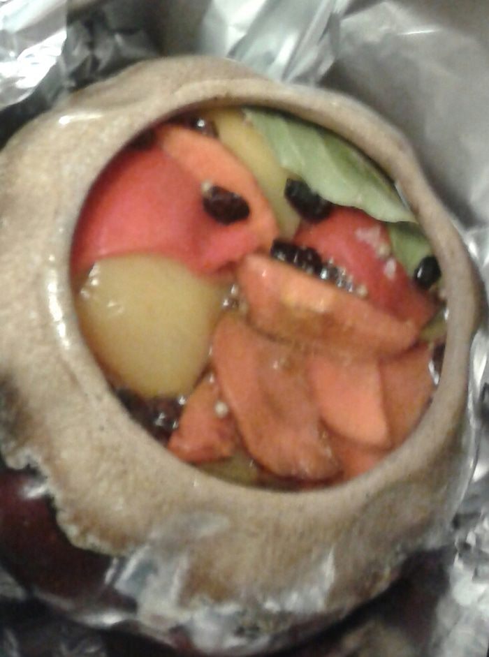 Телятина в горшочке с тмином и барбарисом