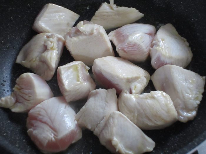 Куриная грудка с кешью в соевом соусе