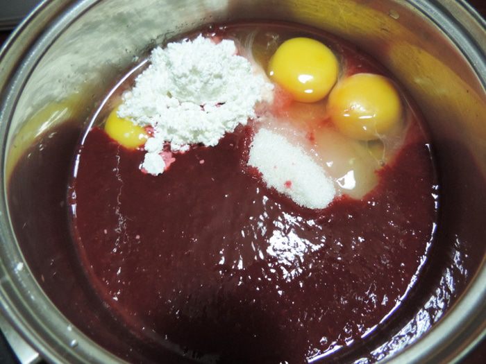 Бисквитный торт со сметанным кремом и малиновым курдом &amp;quot;Восторг&amp;quot;