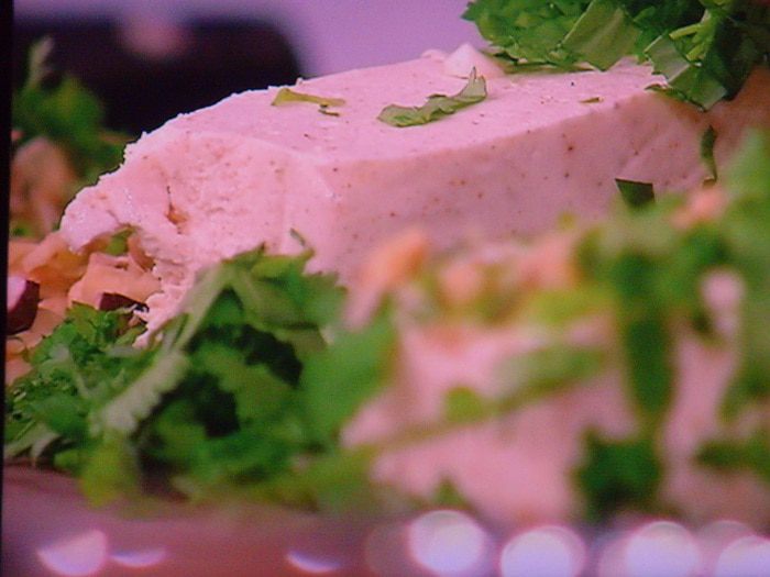 Сырный террин в орехах и зелени