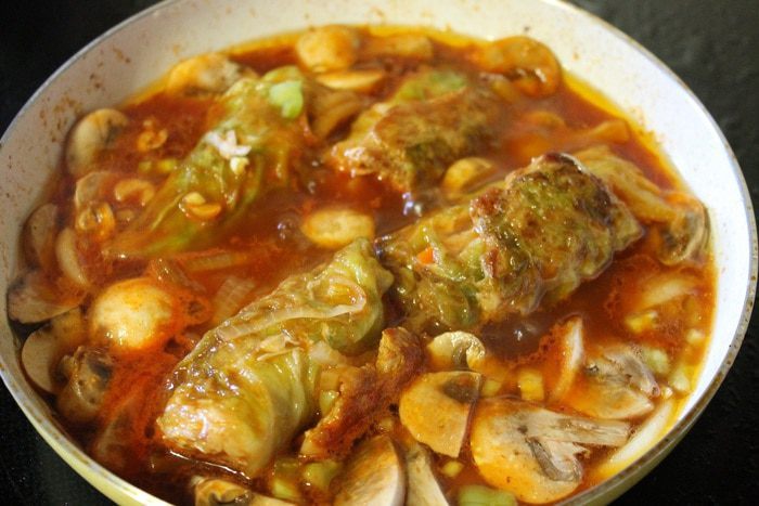 Рулетики из свинины с овощами